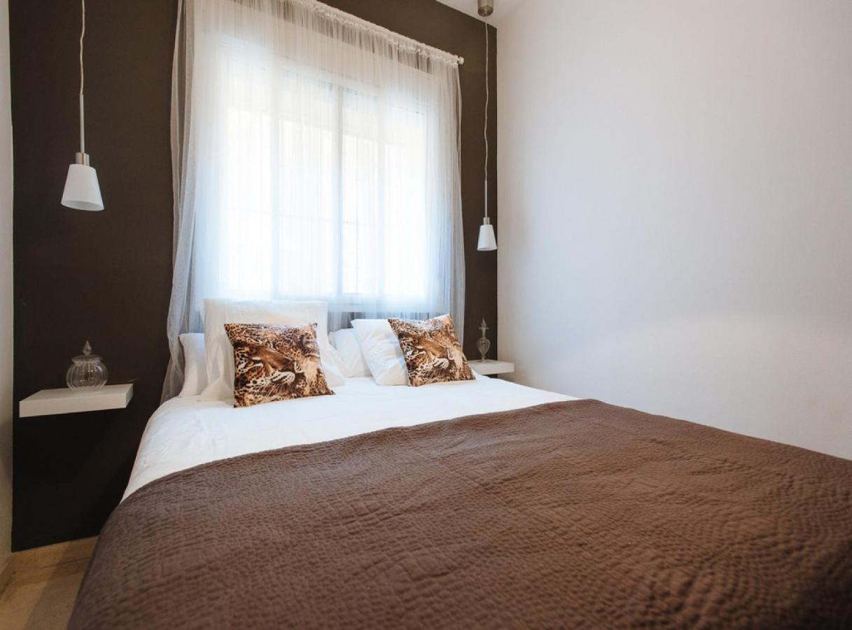 Sol Suite Apartment With Garden Севилья Экстерьер фото