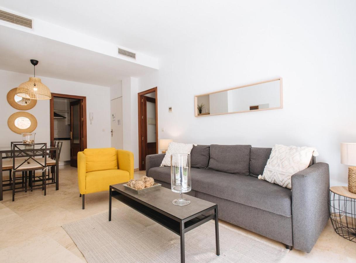 Sol Suite Apartment With Garden Севилья Экстерьер фото