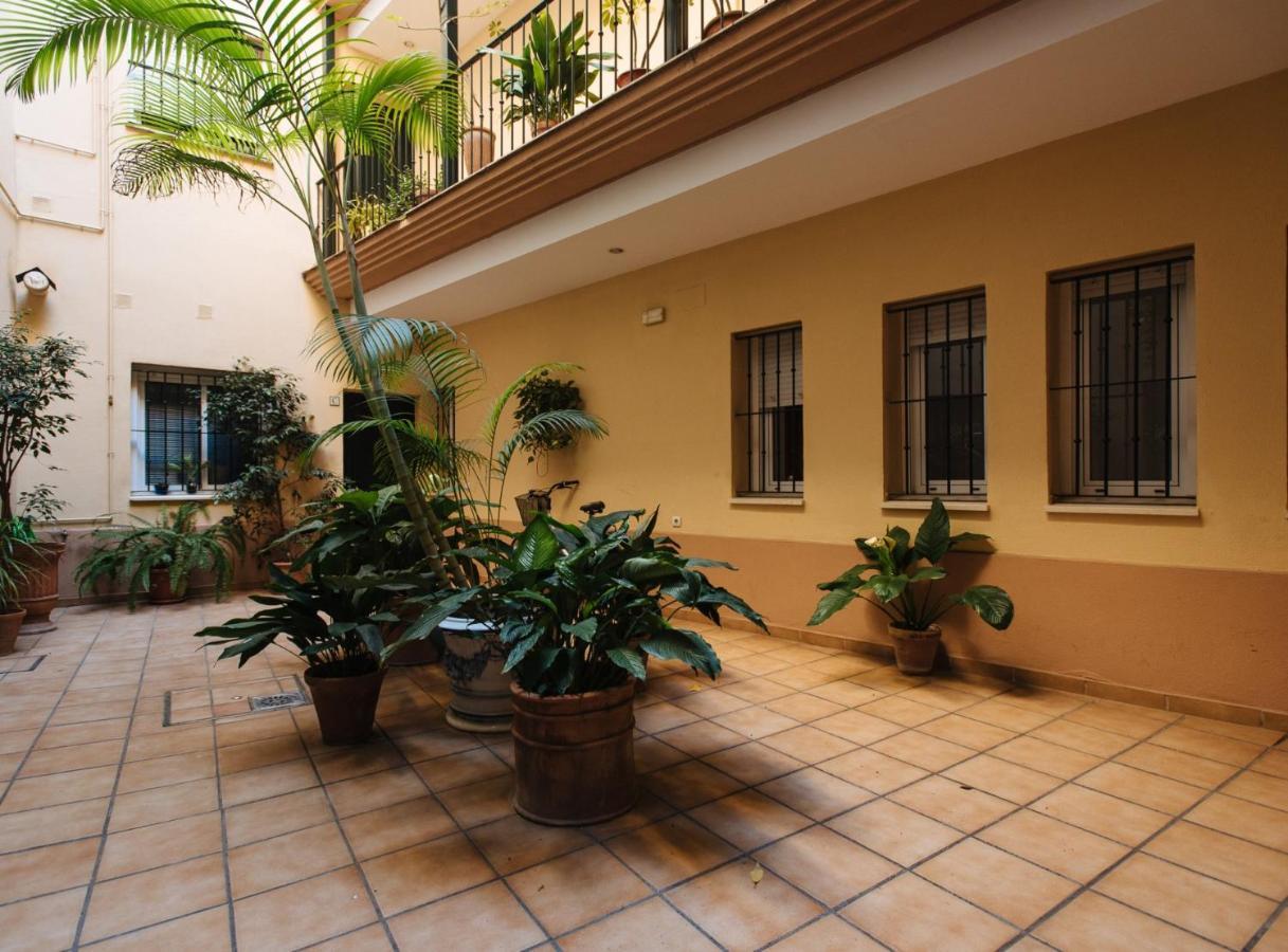 Sol Suite Apartment With Garden Севилья Экстерьер фото